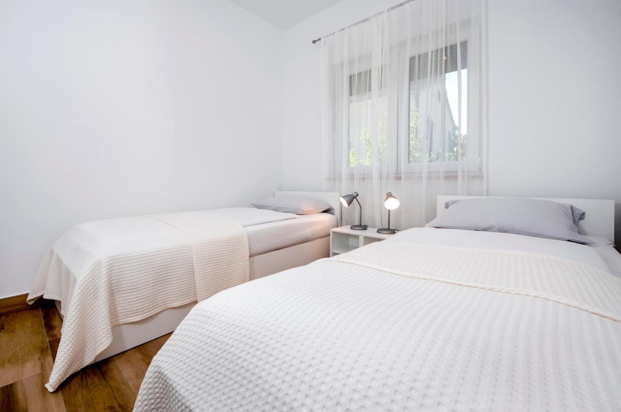 רוביני Apartmani Brajkovic מראה חיצוני תמונה